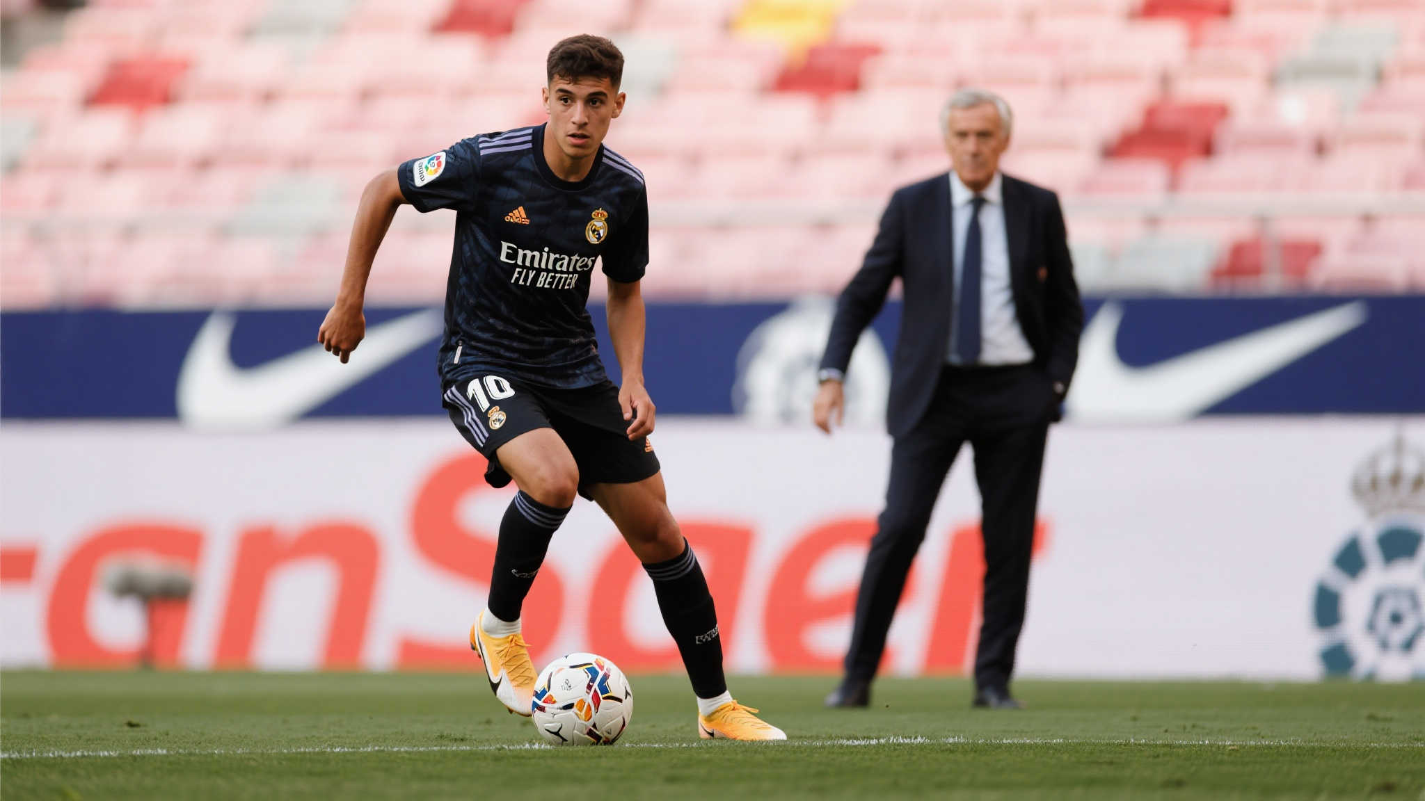 中的两名重 中的两名重